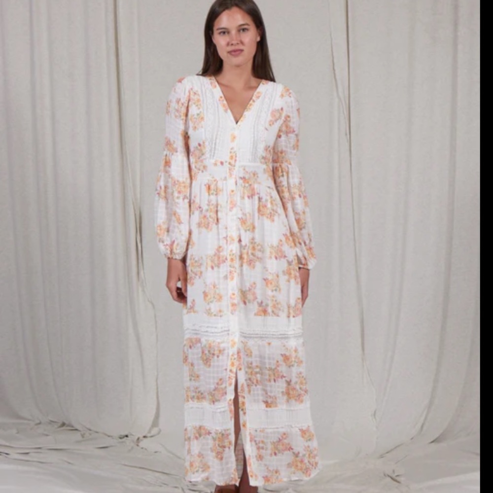 Coco + jaimeson white floral lace maxi long sleeve dress in size m